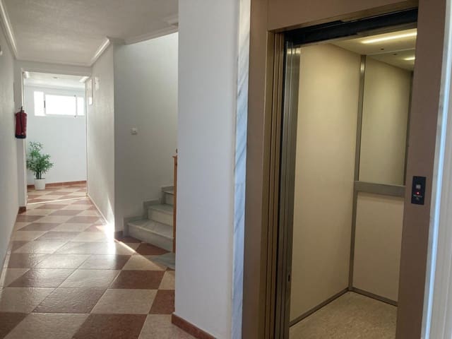 2 soverom Penthouse til salgs i Torrevieja - € 180 000 (Ref: 10044702)