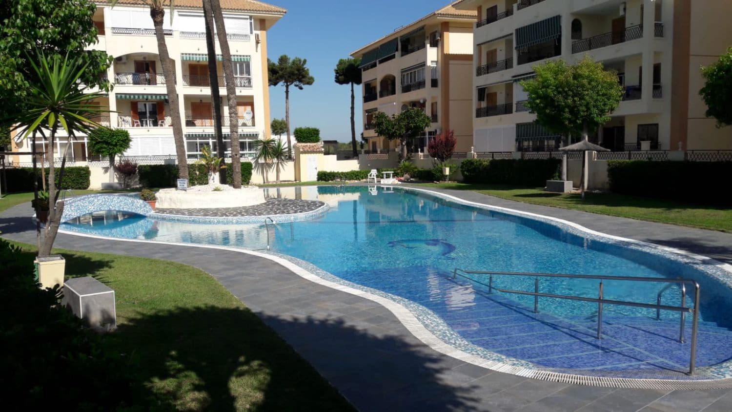 2 bedroom Villa for sale in Torrevieja - € 232,000 (Ref: 10109080)