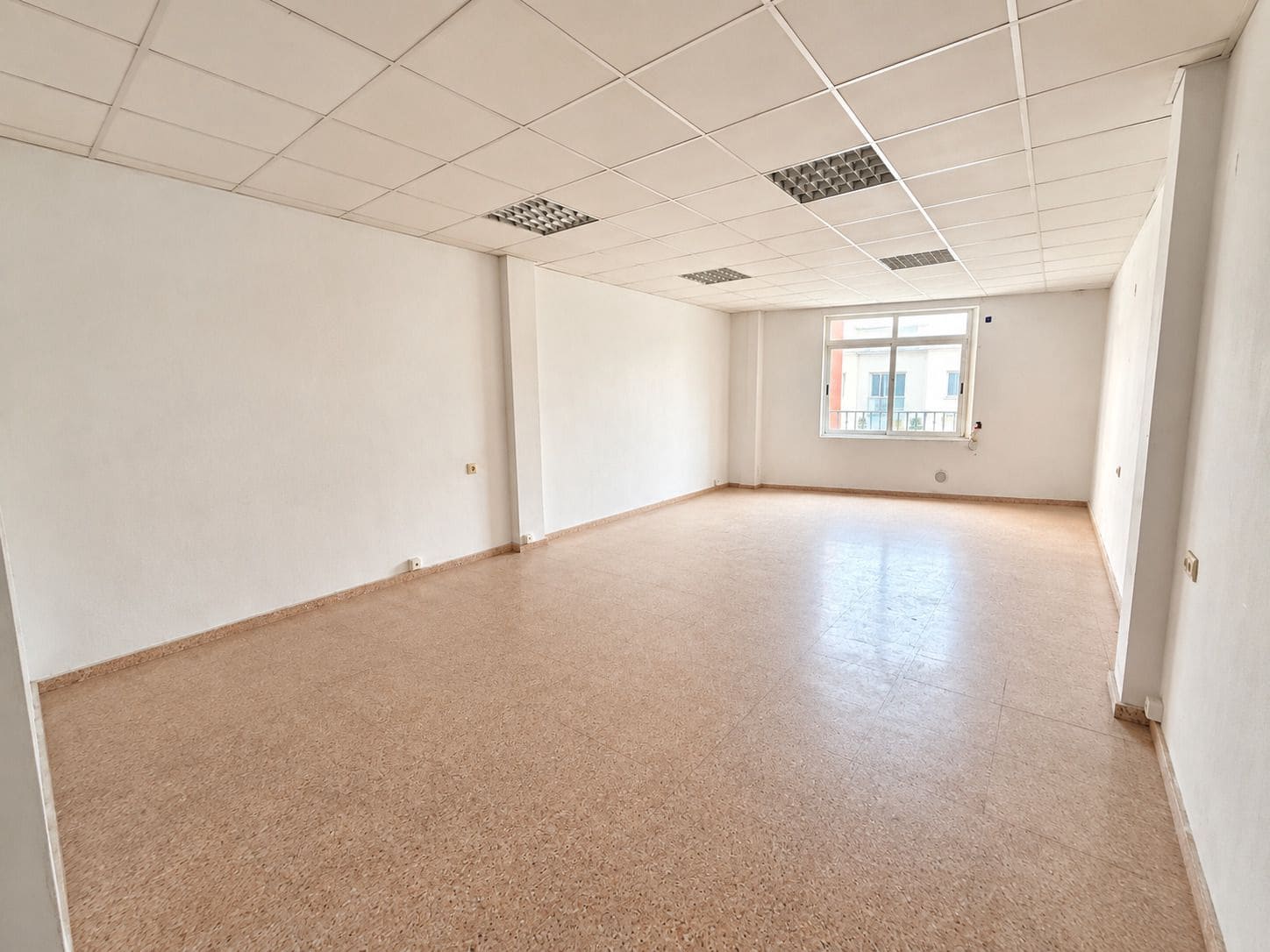 Local Comercial de 1 habitación en Crevillente / Crevillent en alquiler - 400 € (Ref: 10128246)