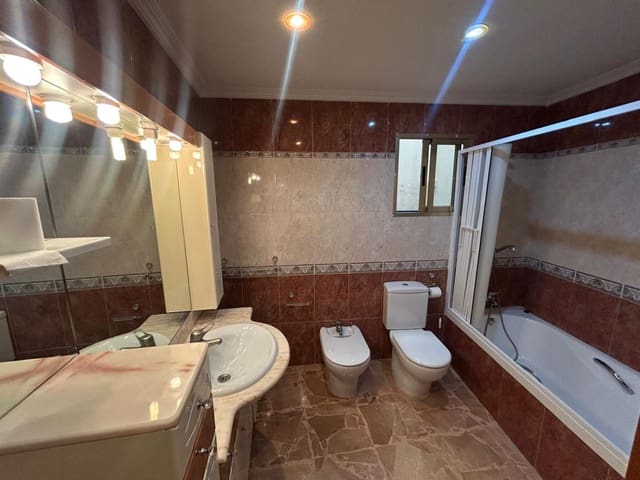 3 makuuhuone Omakotitalo myytävänä paikassa Crevillente / Crevillent mukana 
autotalli - 295 000 € (Ref: 10180778)