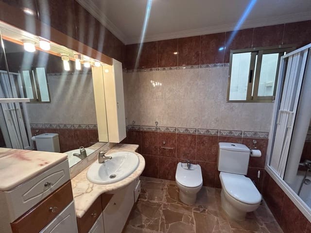 3 makuuhuone Omakotitalo myytävänä paikassa Crevillente / Crevillent mukana 
autotalli - 295 000 € (Ref: 10180778)