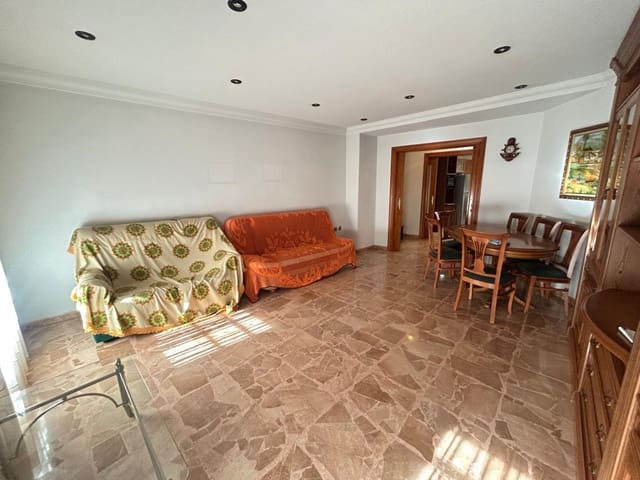 3 makuuhuone Omakotitalo myytävänä paikassa Crevillente / Crevillent mukana 
autotalli - 295 000 € (Ref: 10180778)