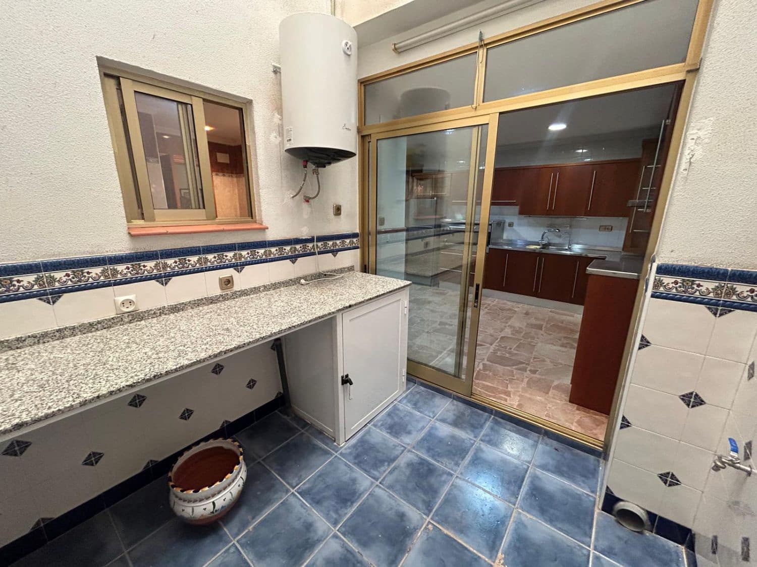 3 makuuhuone Omakotitalo myytävänä paikassa Crevillente / Crevillent mukana 
autotalli - 295 000 € (Ref: 10180778)