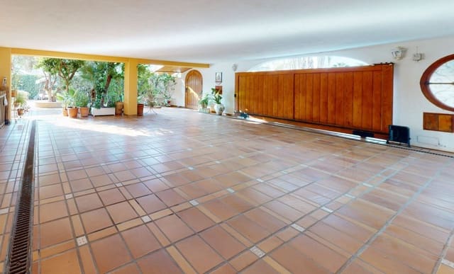 8 bedroom Villa for sale in Cabo Roig, Orihuela - € 4,900,000 (Ref: 8576286)