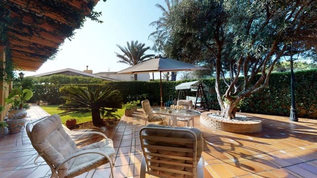 8 bedroom Villa for sale in Cabo Roig, Orihuela - € 4,900,000 (Ref: 8576286)