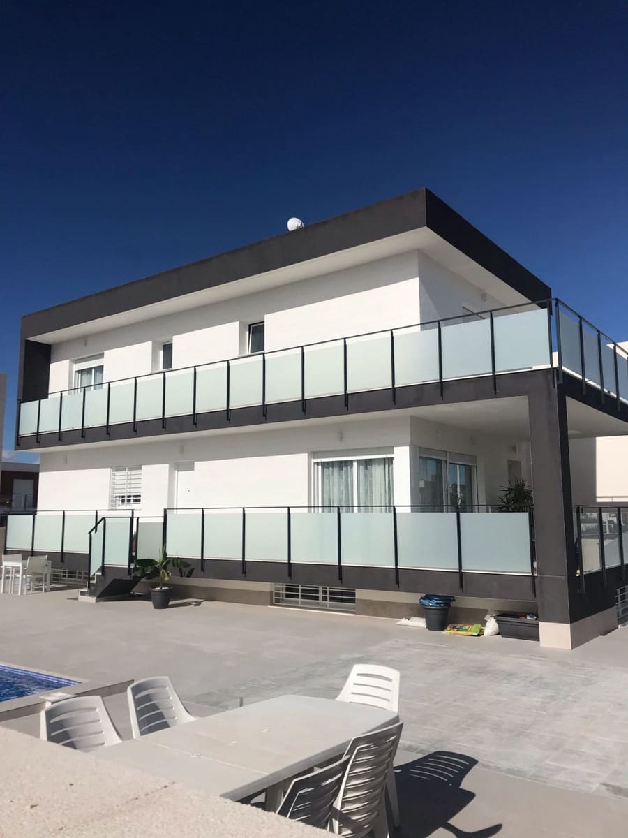 3 makuuhuone Huvila myytävänä paikassa Gran Alacant - 289 000 € (Ref: 8677695)