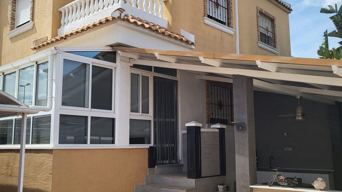 6 soveværelse Villa til salg i Ciudad Quesada - € 276.000 (Ref: 9588008)