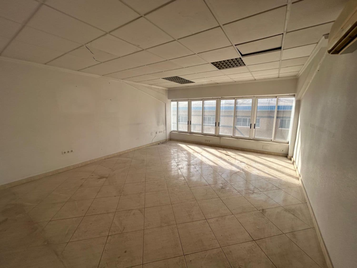 4 slaapkamer Bedrijf te koop in Crevillente / Crevillent - € 735.000 (Ref: 9588013)