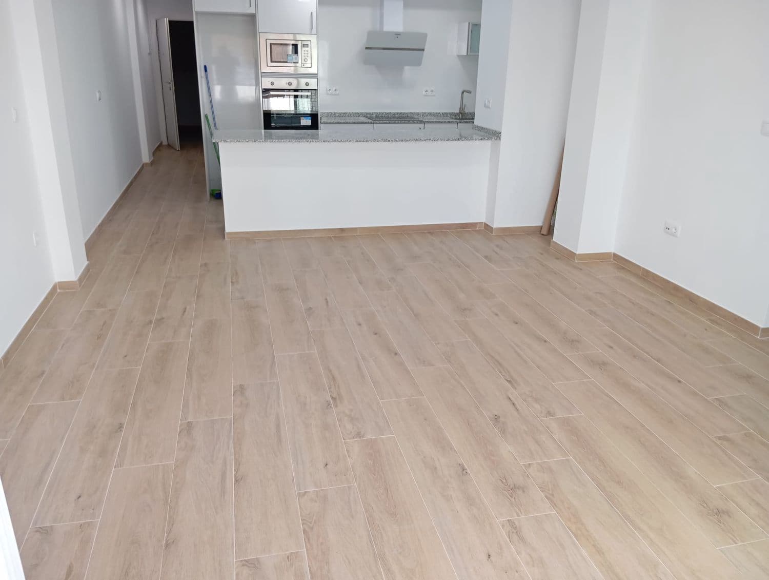 3 bedroom Apartment for sale in Torrevieja with garage - € 240,000 (Ref: 9588017)