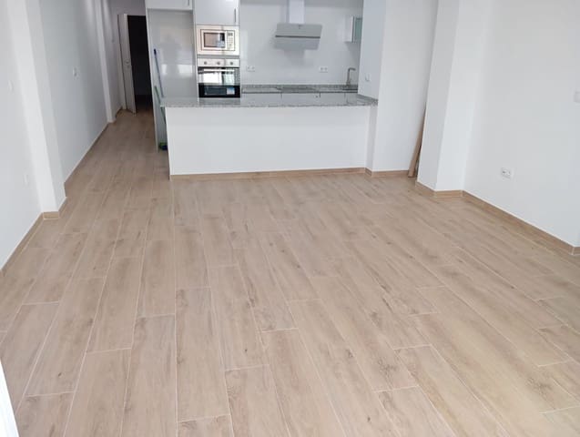 3 bedroom Apartment for sale in Torrevieja with garage - € 240,000 (Ref: 9588017)