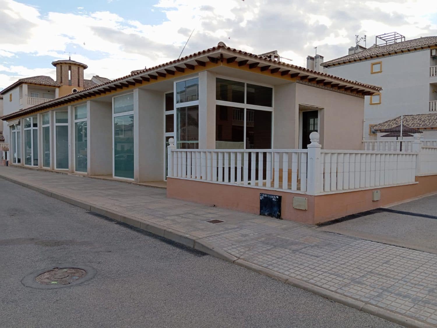 Gewerbe zu vermieten in Elche / Elx - 600 € (Ref: 9588018)