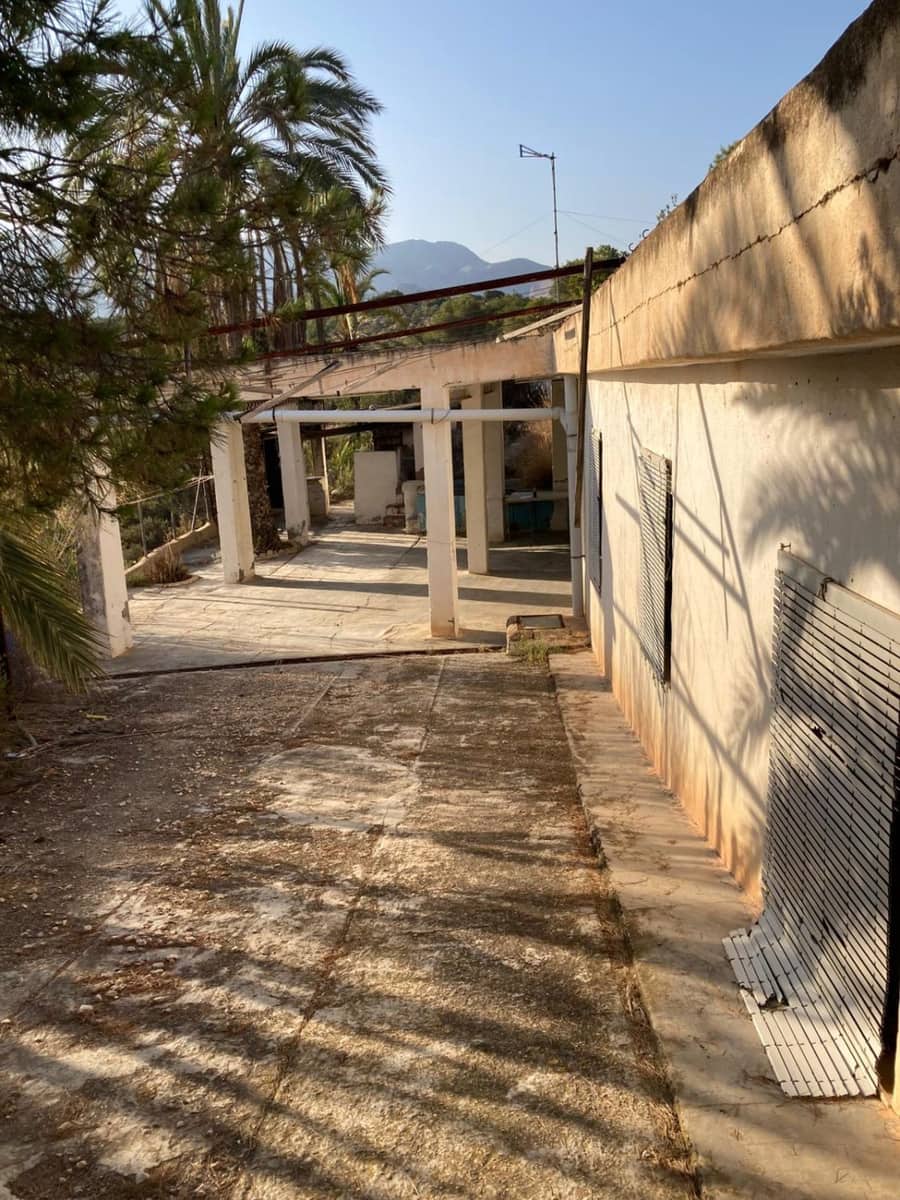 6 bedroom Finca/Country House for sale in Crevillente / Crevillent - € 129,000 (Ref: 9588019)