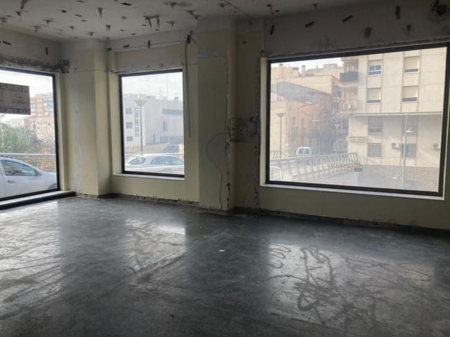 Kaupallinen vuokrattavana paikassa Crevillente / Crevillent - 1 100 € (Ref: 9588022)