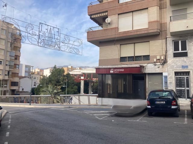 Kaupallinen vuokrattavana paikassa Crevillente / Crevillent - 1 100 € (Ref: 9588022)