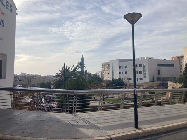 Kaupallinen vuokrattavana paikassa Crevillente / Crevillent - 1 100 € (Ref: 9588022)