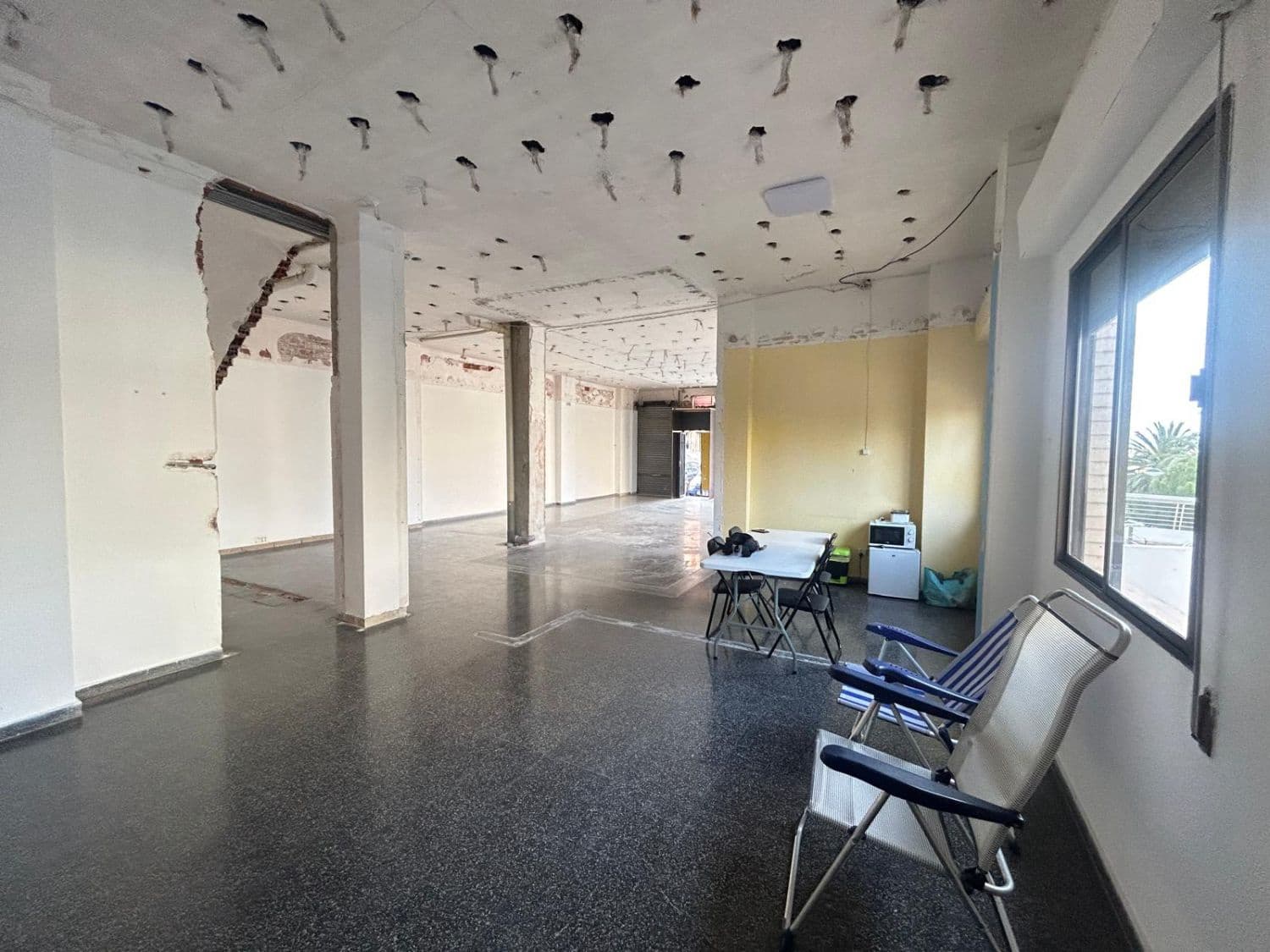 Kommersiell att hyra i Crevillente / Crevillent - 1 000 € (Ref: 9588022)
