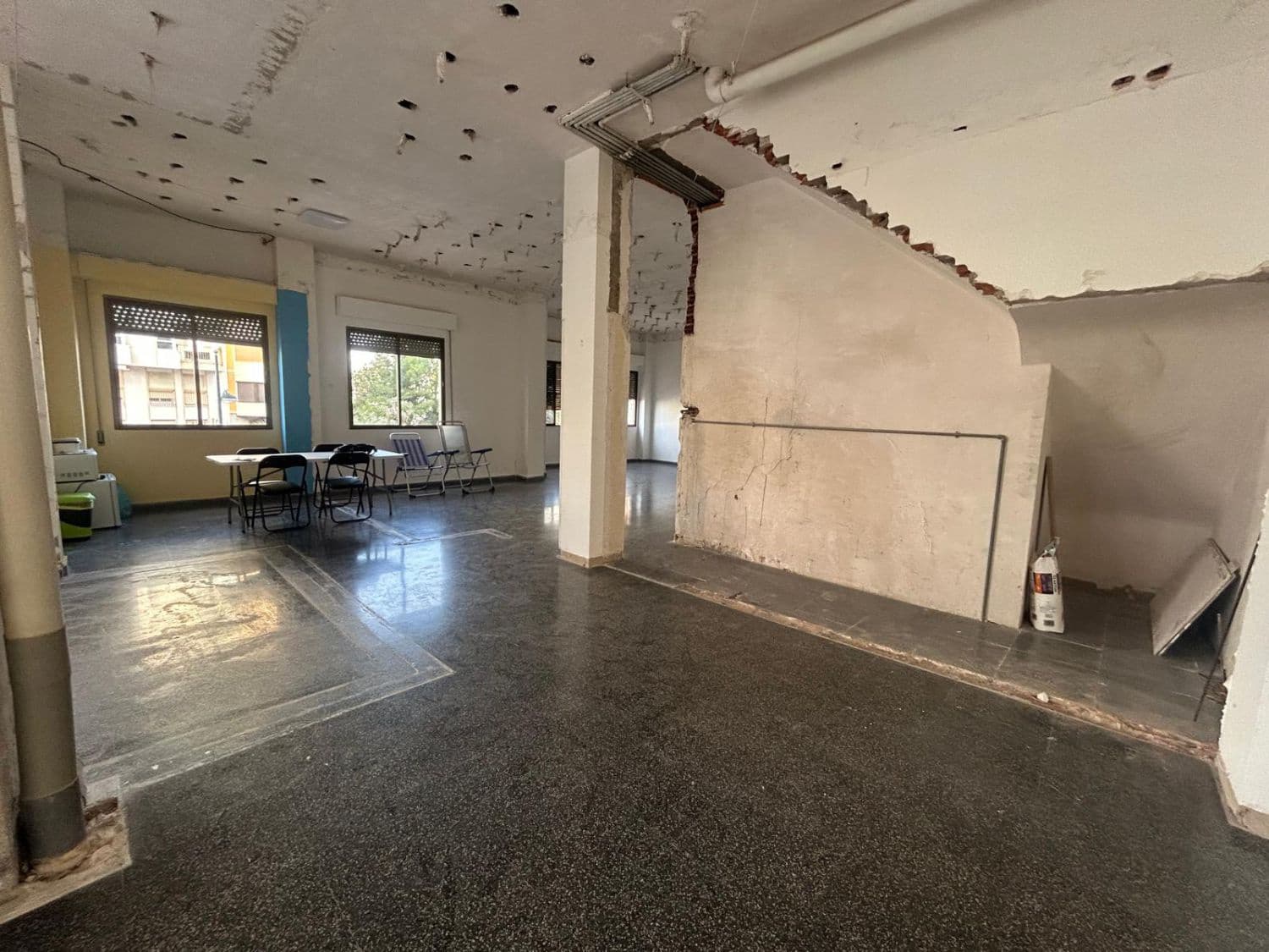 Kommersiell att hyra i Crevillente / Crevillent - 1 000 € (Ref: 9588022)