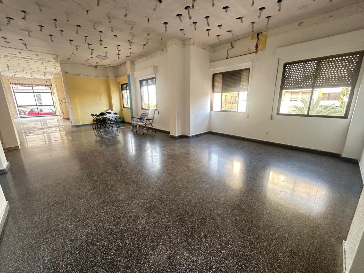 Kommersiell att hyra i Crevillente / Crevillent - 1 000 € (Ref: 9588022)