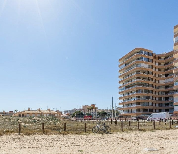 3 makuuhuone Huoneisto myytävänä paikassa La Mata - 295 000 € (Ref: 9588024)