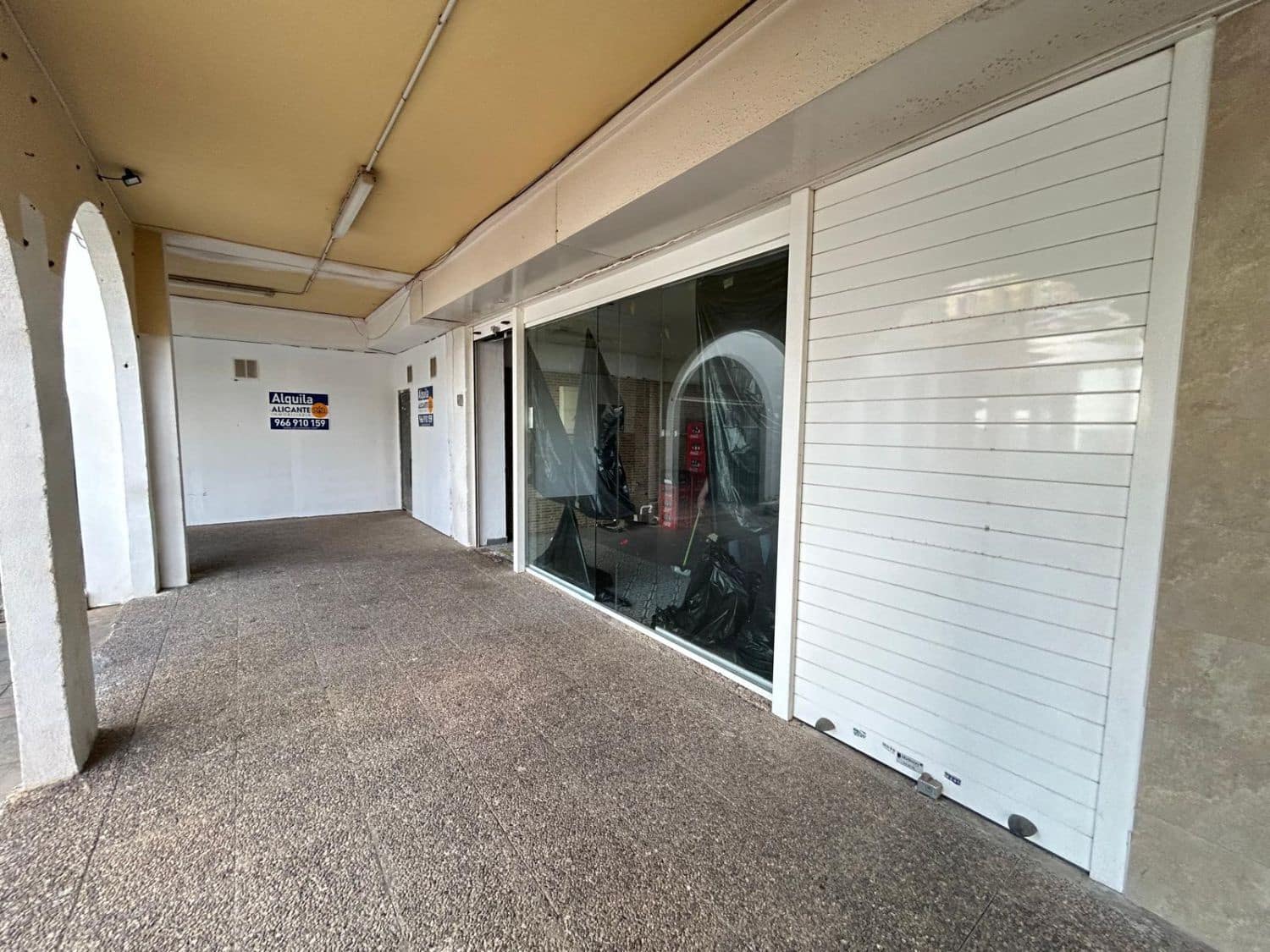 Kommersiell til salgs i Elche / Elx - € 240 000 (Ref: 9590939)