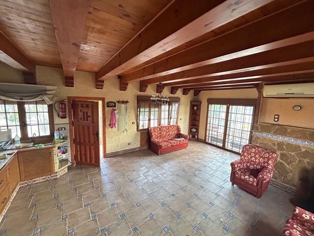 5 makuuhuone Maalaistalo myytävänä paikassa Catral mukana 
autotalli - 600 000 € (Ref: 9590941)