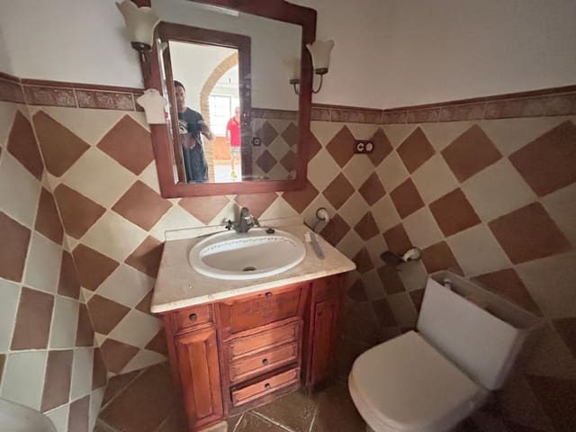 5 makuuhuone Maalaistalo myytävänä paikassa Catral mukana 
autotalli - 600 000 € (Ref: 9590941)