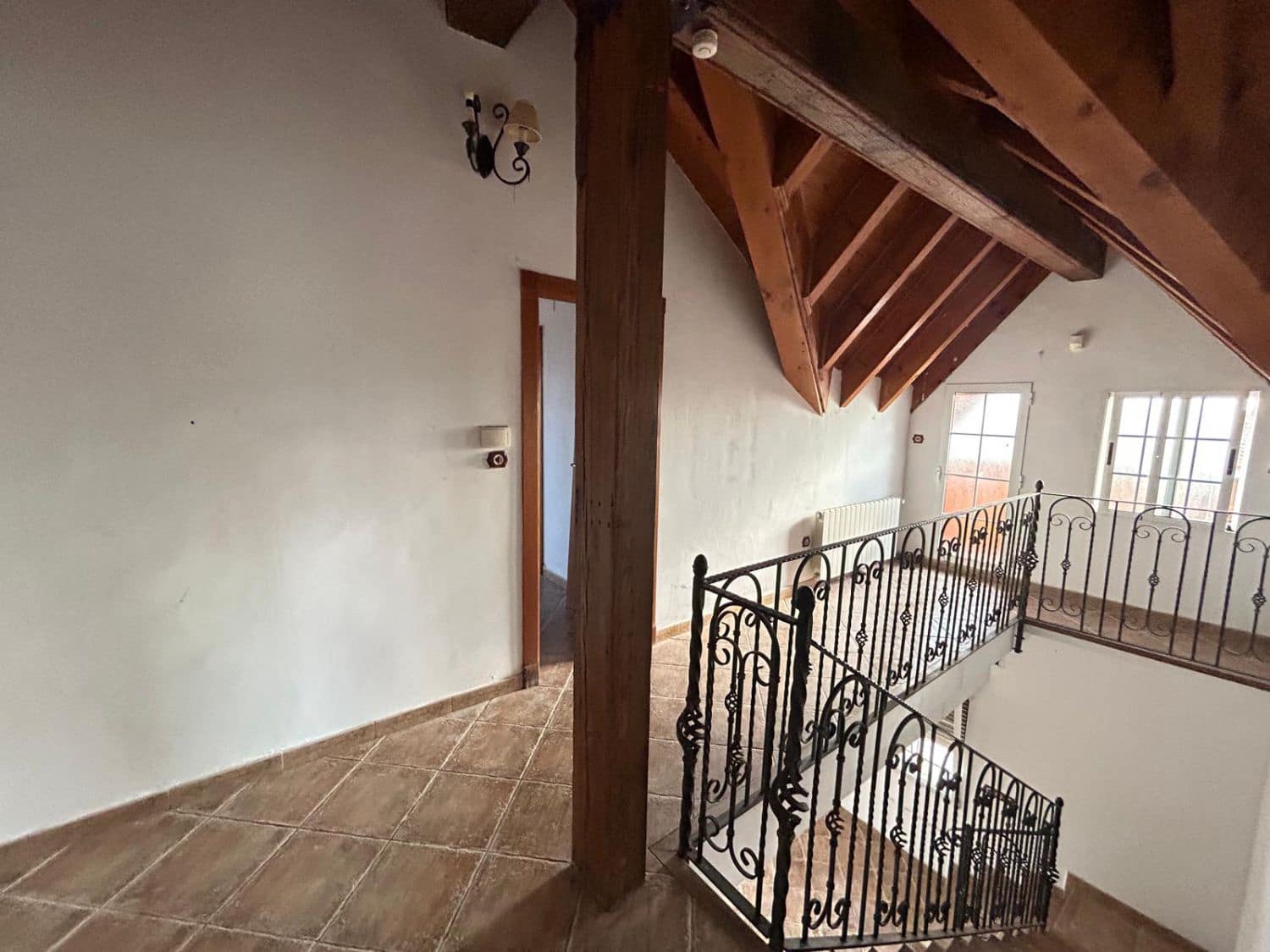 5 makuuhuone Maalaistalo myytävänä paikassa Catral mukana 
autotalli - 600 000 € (Ref: 9590941)