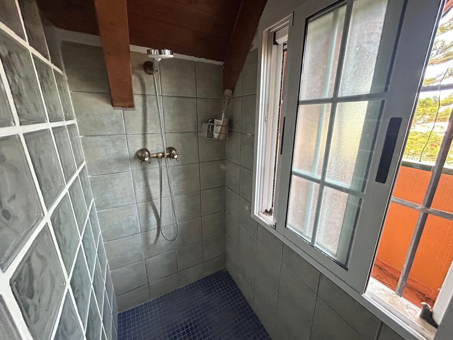 5 makuuhuone Maalaistalo myytävänä paikassa Catral mukana 
autotalli - 600 000 € (Ref: 9590941)