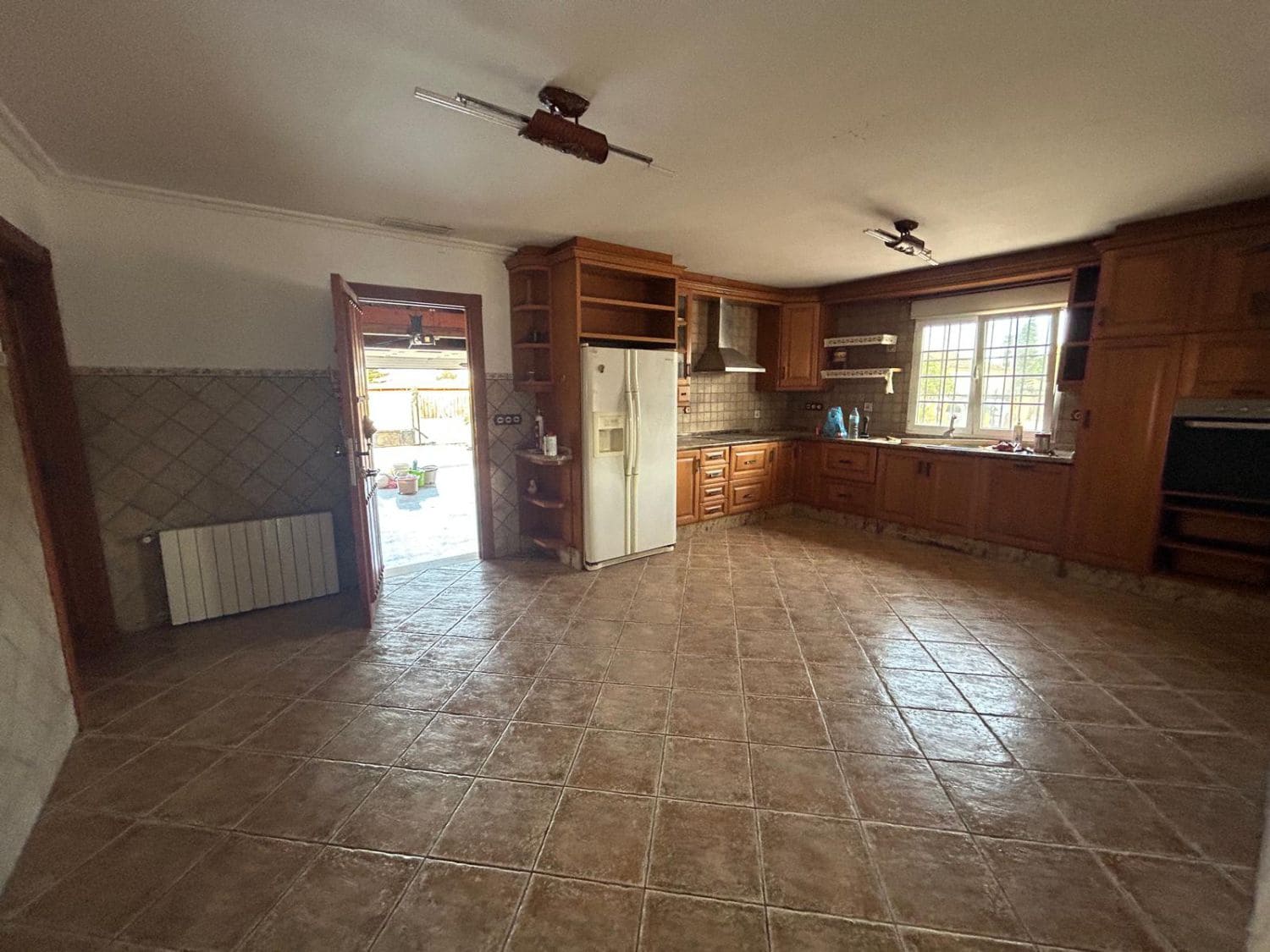 5 makuuhuone Maalaistalo myytävänä paikassa Catral mukana 
autotalli - 600 000 € (Ref: 9590941)