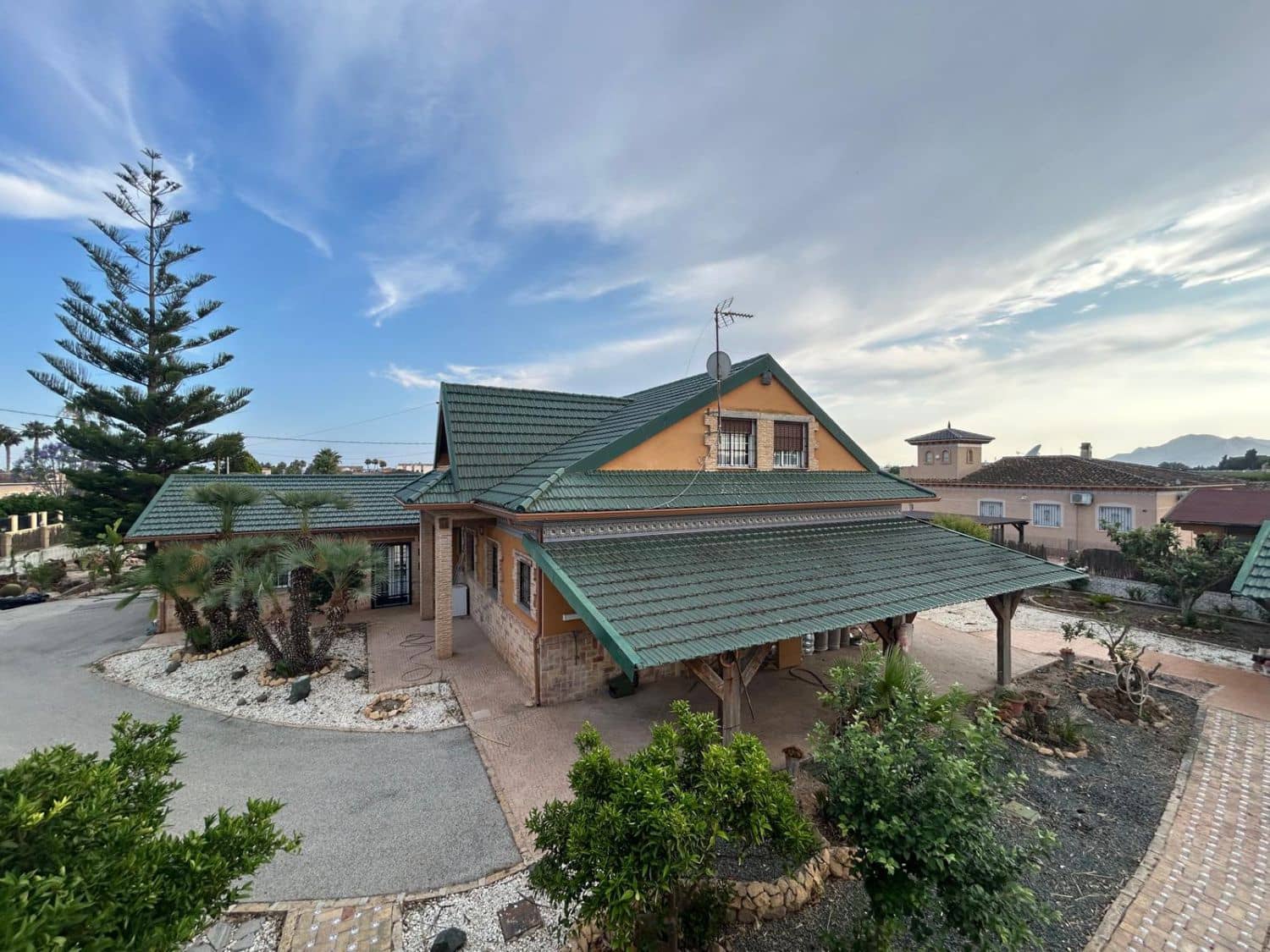 5 makuuhuone Maalaistalo myytävänä paikassa Catral mukana 
autotalli - 600 000 € (Ref: 9590941)