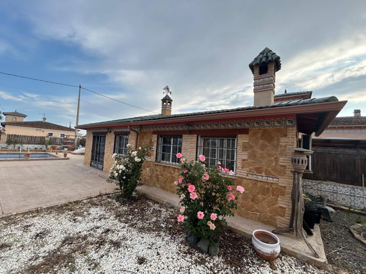 5 makuuhuone Maalaistalo myytävänä paikassa Catral mukana 
autotalli - 600 000 € (Ref: 9590941)