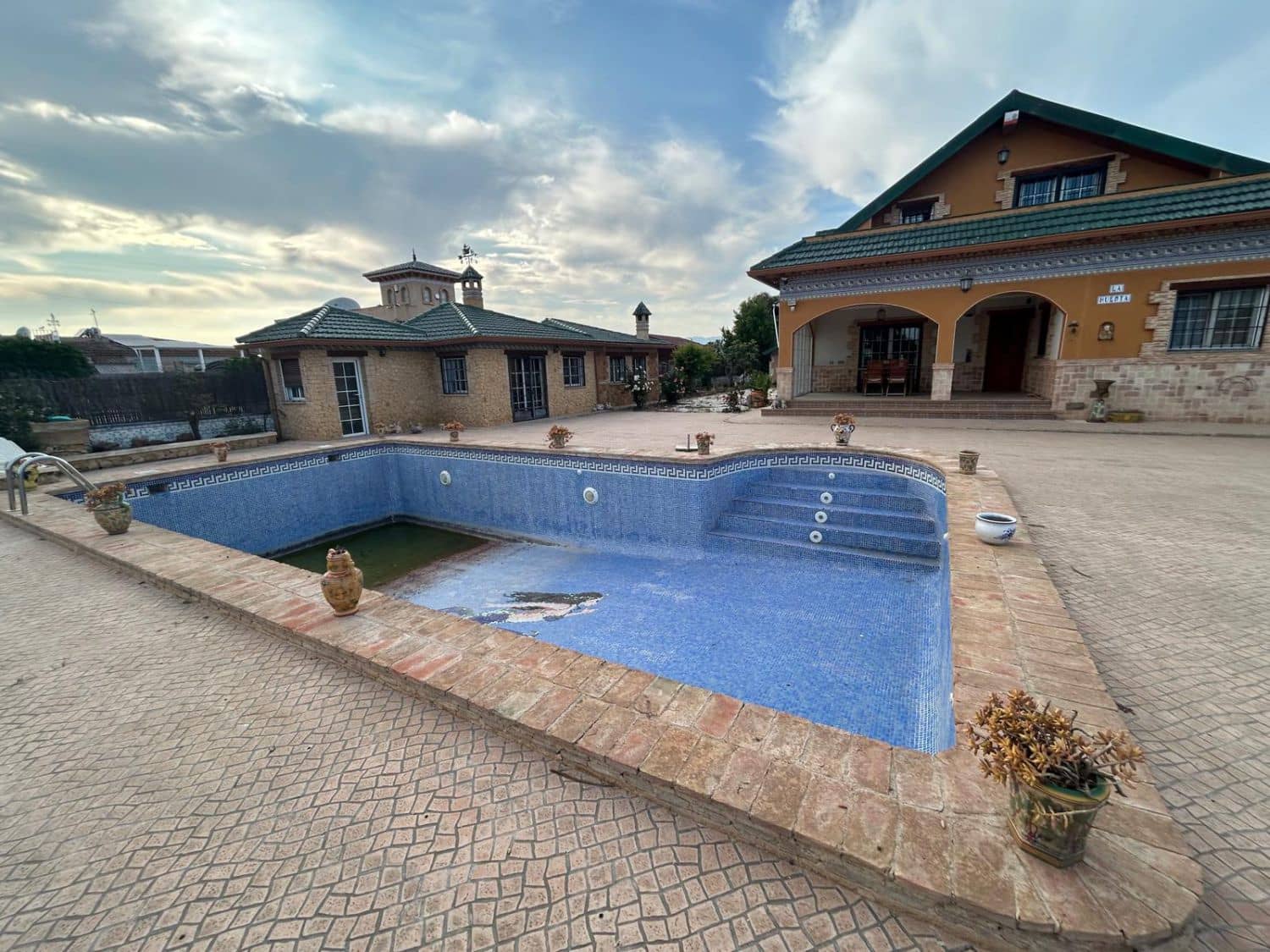 5 makuuhuone Maalaistalo myytävänä paikassa Catral mukana 
autotalli - 600 000 € (Ref: 9590941)