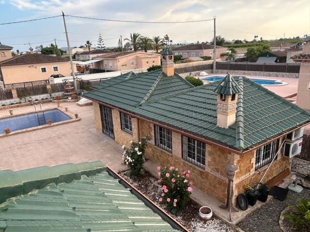 5 makuuhuone Maalaistalo myytävänä paikassa Catral mukana 
autotalli - 600 000 € (Ref: 9590941)