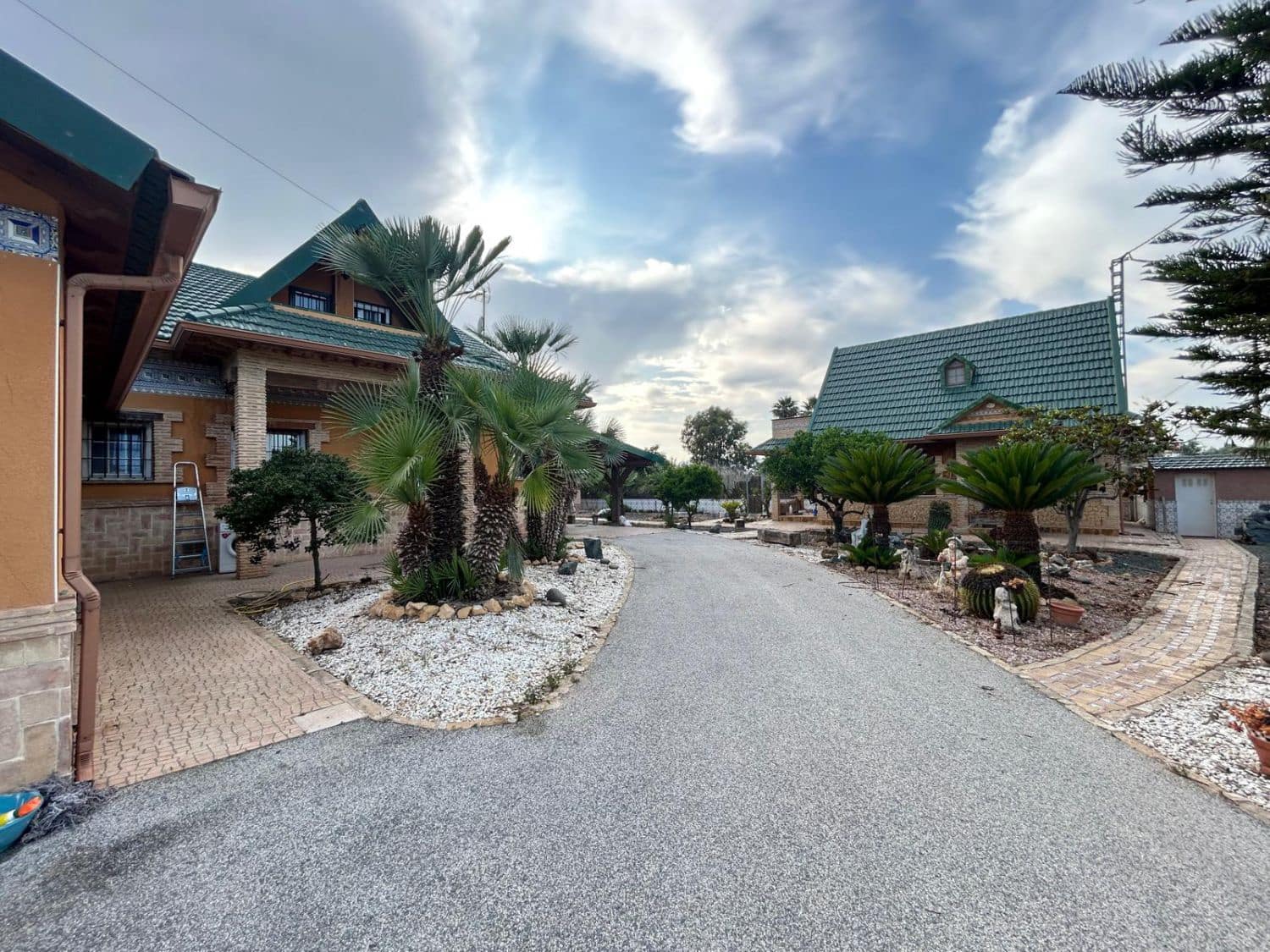 5 makuuhuone Maalaistalo myytävänä paikassa Catral mukana 
autotalli - 600 000 € (Ref: 9590941)