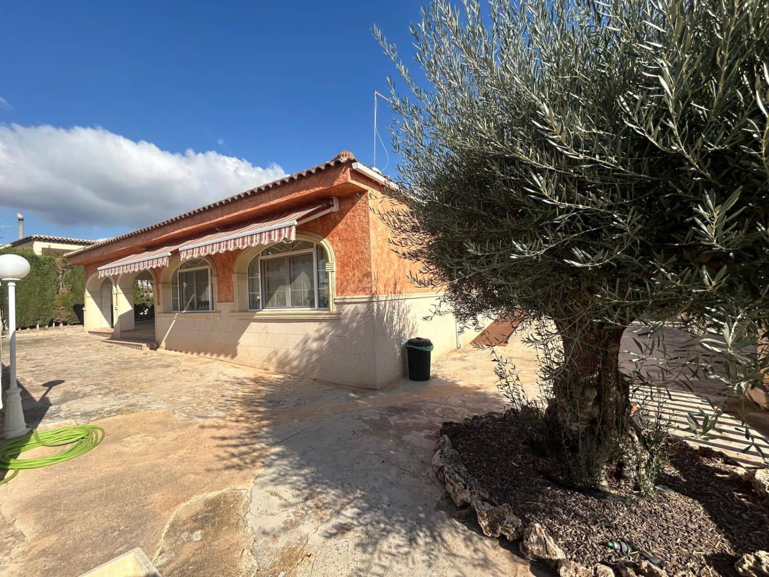 4 chambre Finca/Maison de Campagne à vendre à Albatera avec garage - 396 000 € (Ref: 9590942)