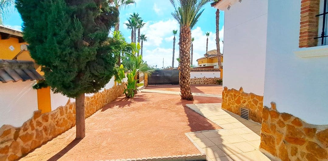 3 soveværelse Villa til salg i Catral - € 385.000 (Ref: 9590947)