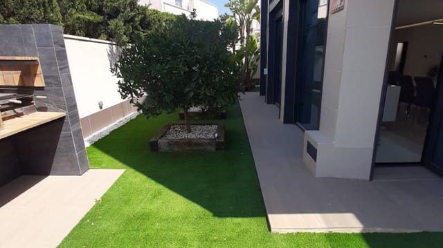 5 slaapkamer Villa te koop in San Miguel de Salinas - € 849.000 (Ref: 9590961)