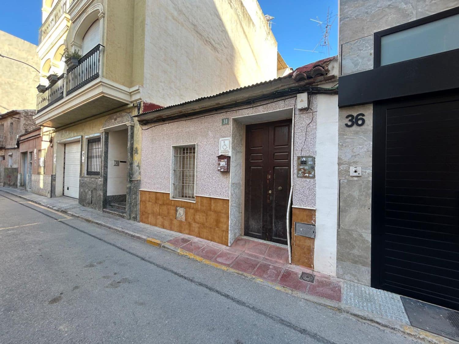 3 bedroom Townhouse for sale in Albatera - € 50,000 (Ref: 9590967)