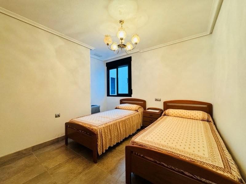 2 sovrum Lägenhet till salu i Torrevieja - 170 000 € (Ref: 9655845)