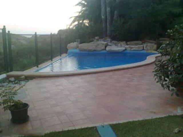 7 Zimmer Villa zu verkaufen in Alicante / Alacant Stadt - 4.120.000 € (Ref: 9690365)