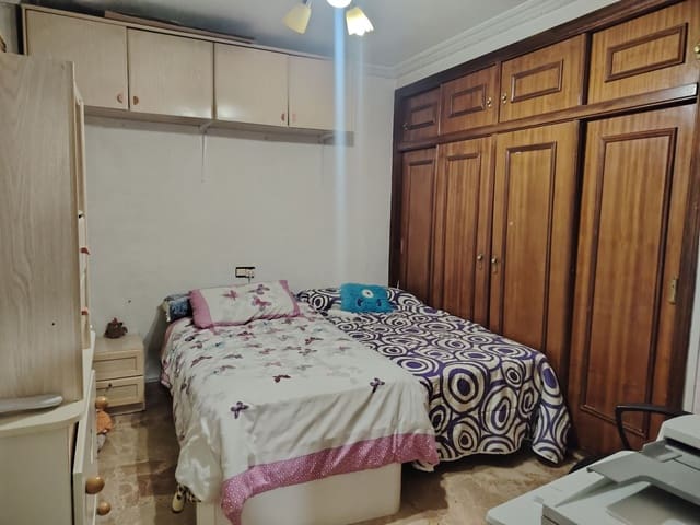 4 makuuhuone Omakotitalo myytävänä paikassa Crevillente / Crevillent - 180 000 € (Ref: 9770391)