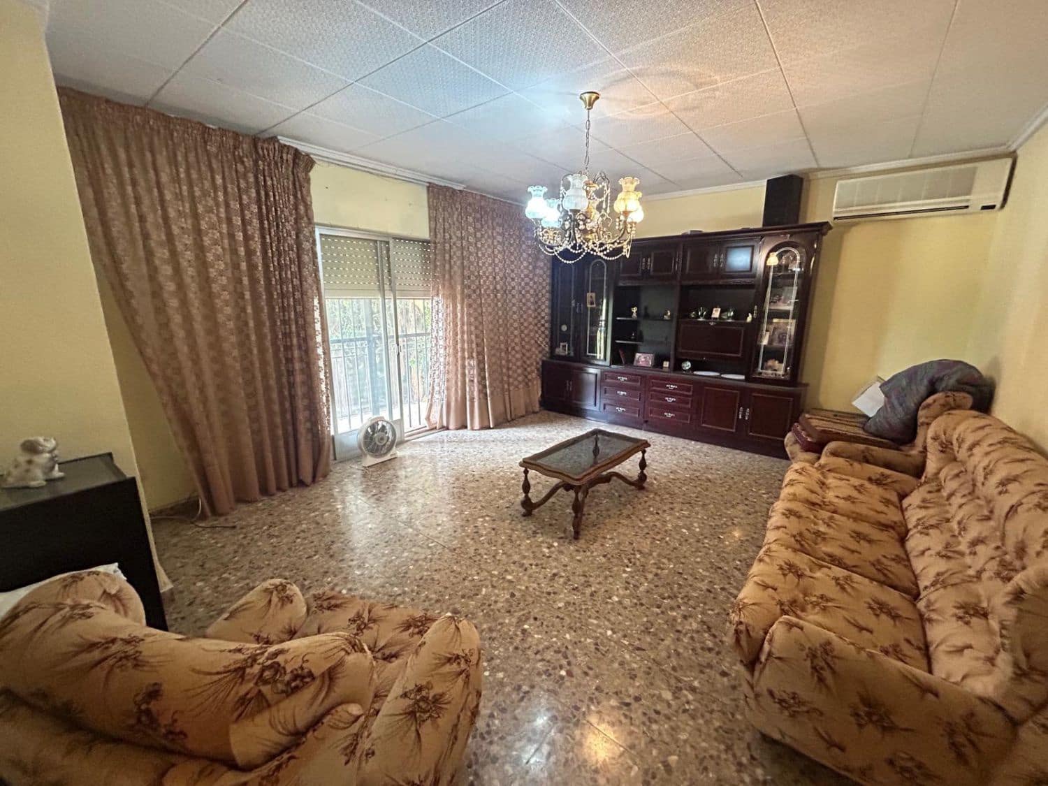 5 makuuhuone Maalaistalo myytävänä paikassa Crevillente / Crevillent mukana 
autotalli - 195 000 € (Ref: 9788243)