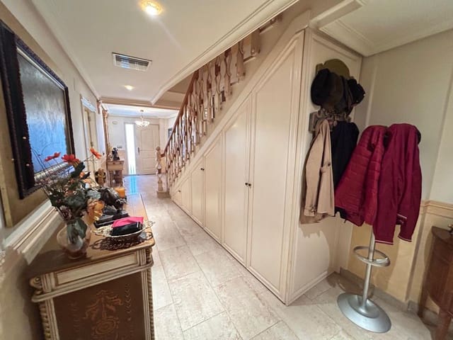 4 quarto Casa em Banda para venda em Crevillente / Crevillent com garagem - 490 000 € (Ref: 9790839)