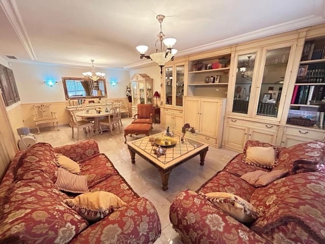 4 quarto Casa em Banda para venda em Crevillente / Crevillent com garagem - 490 000 € (Ref: 9790839)