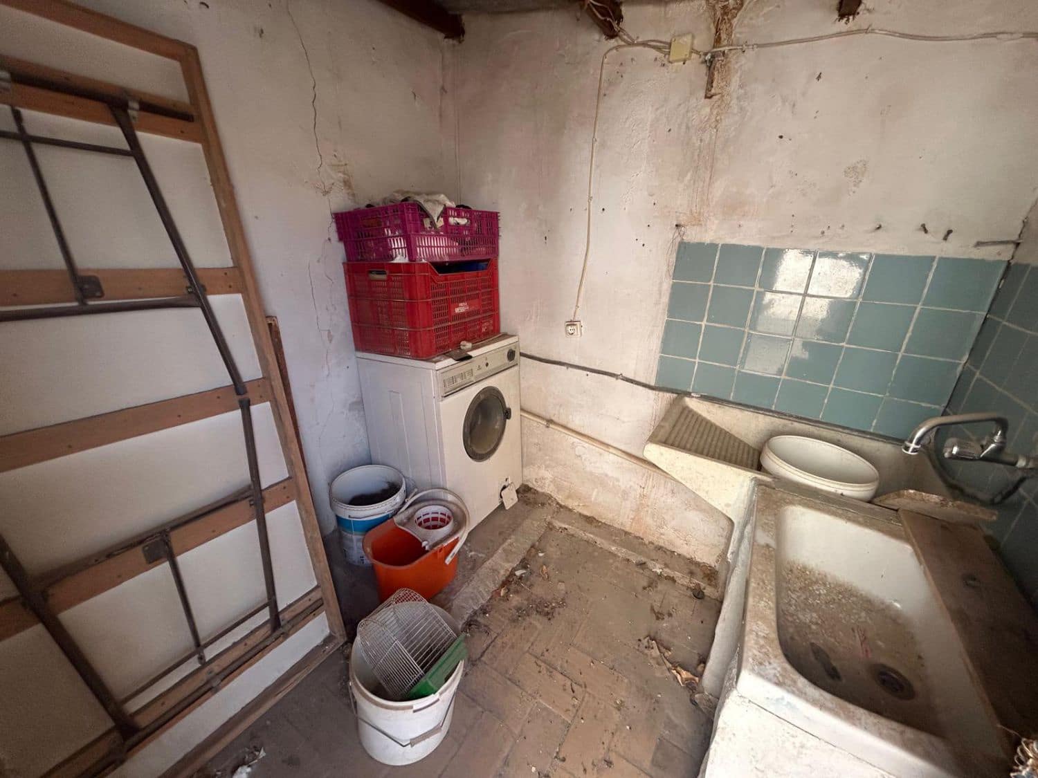 5 slaapkamer Huis te koop in Crevillente / Crevillent - € 56.000 (Ref: 9807835)