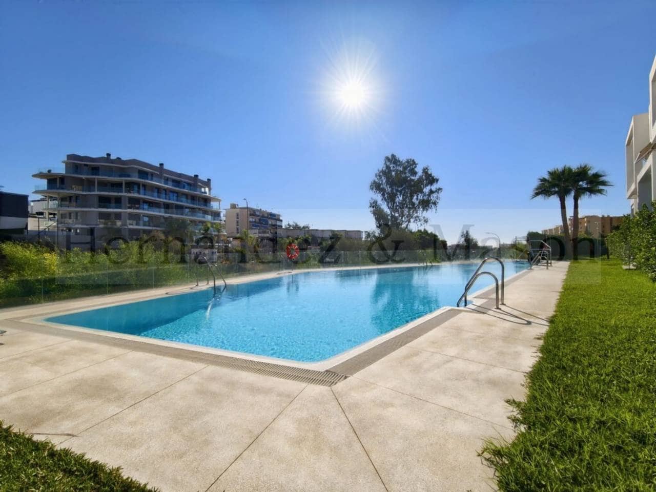 2 sypialnia Penthouse na sprzedaż w Torremolinos z basenem garażem - 560 000 € (Ref: 10101153)