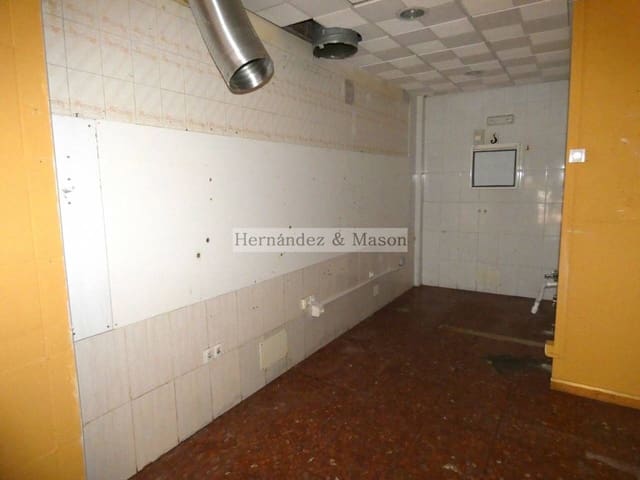 Kaupallinen myytävänä paikassa Torremolinos - 168 000 € (Ref: 3869753)