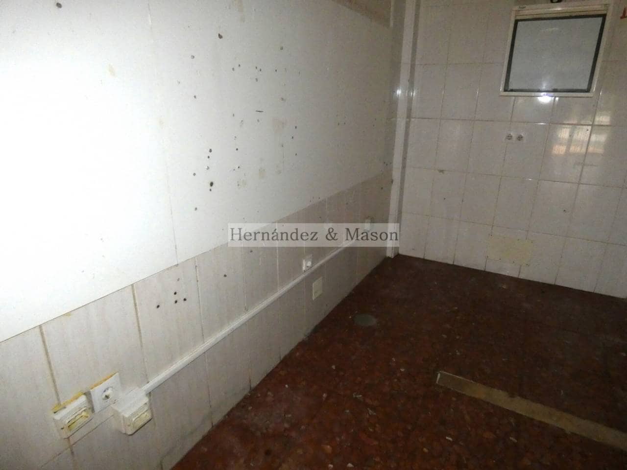 Erhverv til salg i Torremolinos - € 168.000 (Ref: 3869753)