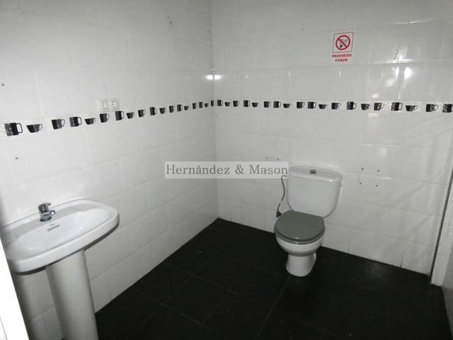 Kaupallinen myytävänä paikassa Torremolinos - 168 000 € (Ref: 3869753)