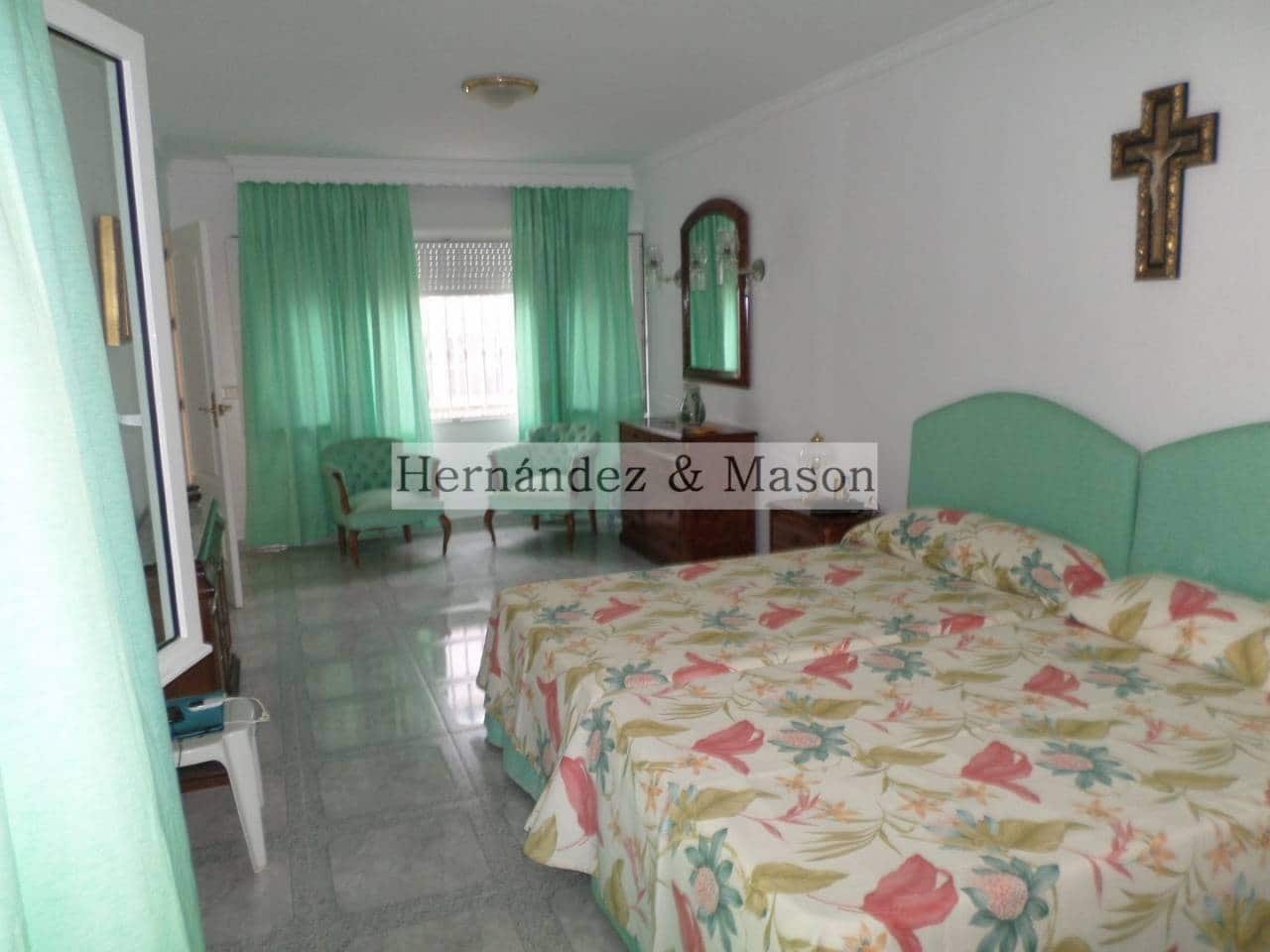 4 bedroom Villa for sale in Benalmadena with pool garage - € 1,150,000 (Ref: 3869817)